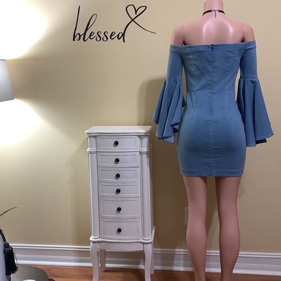 🌹Open Shoulder Bell Sleeve Denim Dress🌹 - Picture 6 of 8